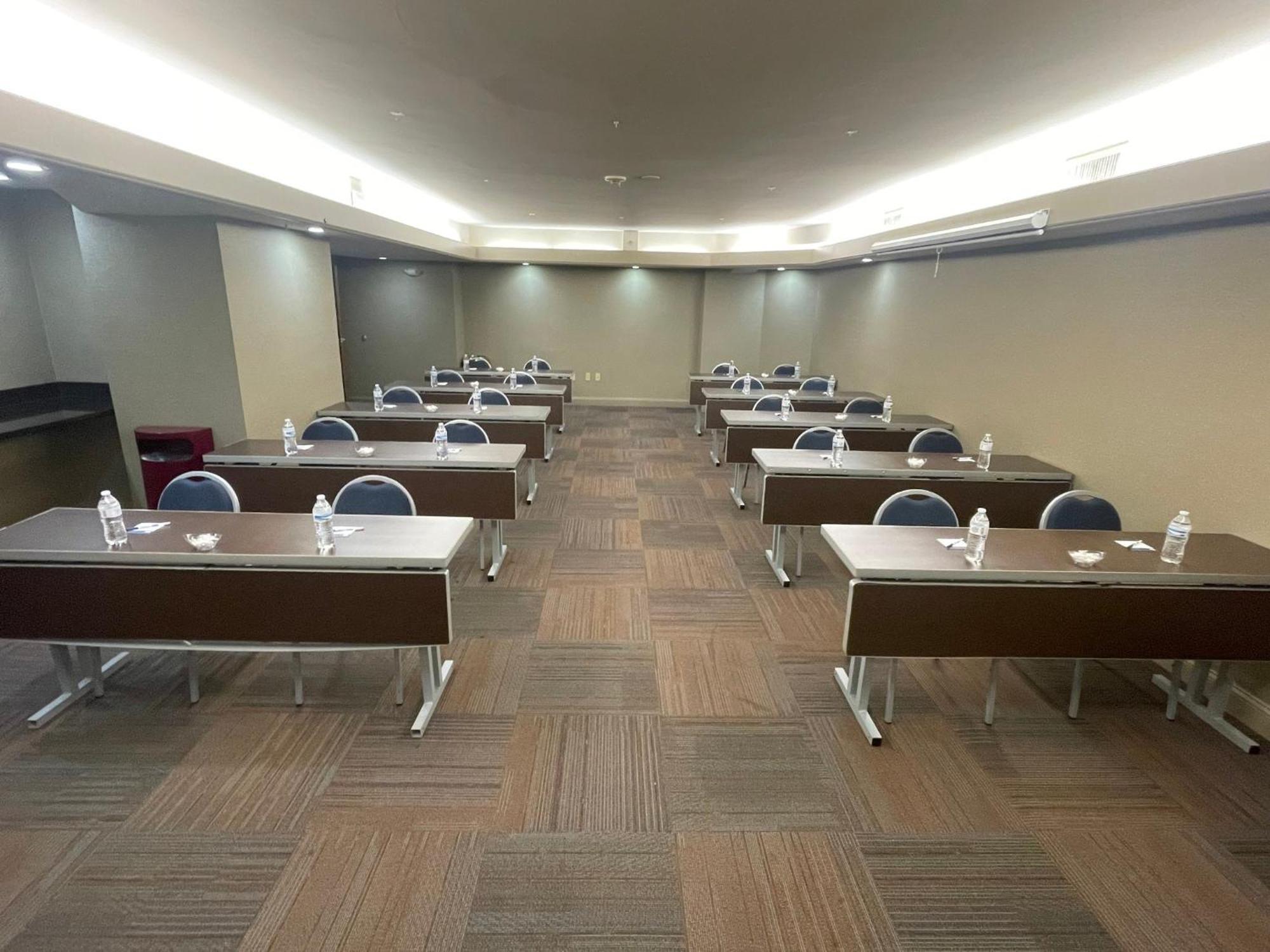 Holiday Inn Express Cleveland Downtown By Ihg Ngoại thất bức ảnh