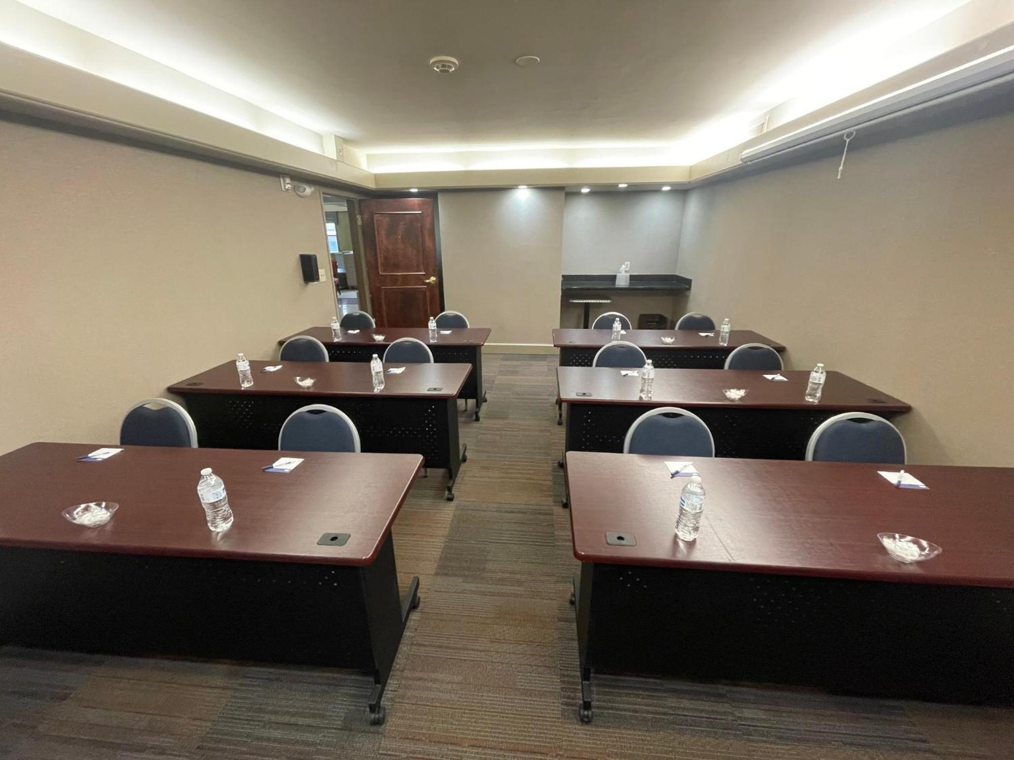Holiday Inn Express Cleveland Downtown By Ihg Ngoại thất bức ảnh